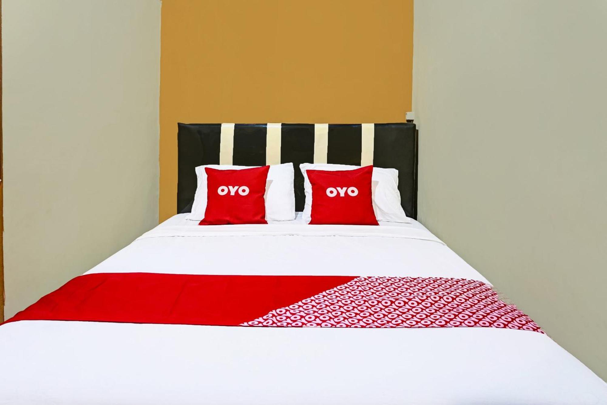 Oyo 91825 Ayu Lestari Homestay Nganjuk المظهر الخارجي الصورة