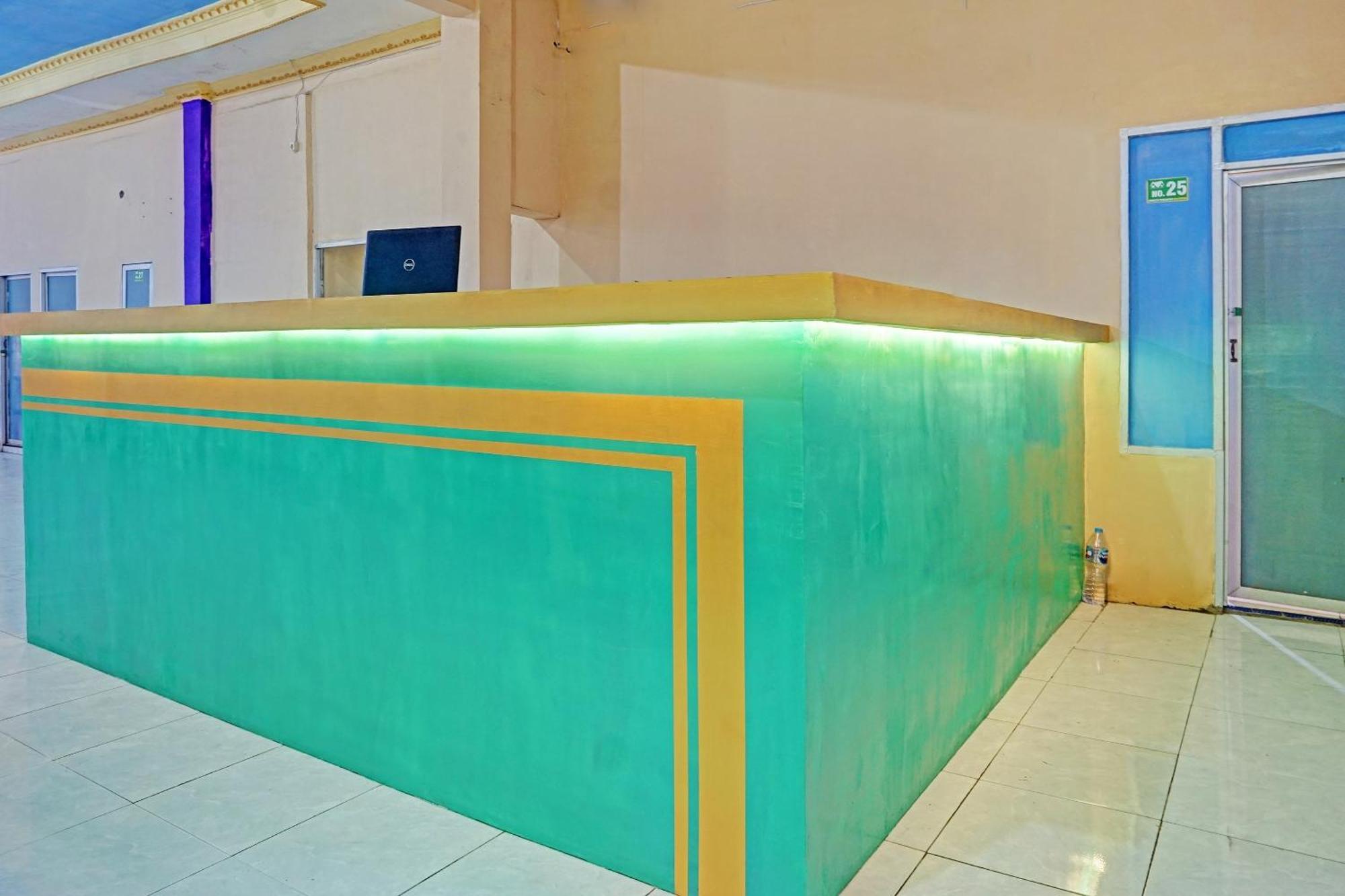 Oyo 91825 Ayu Lestari Homestay Nganjuk المظهر الخارجي الصورة