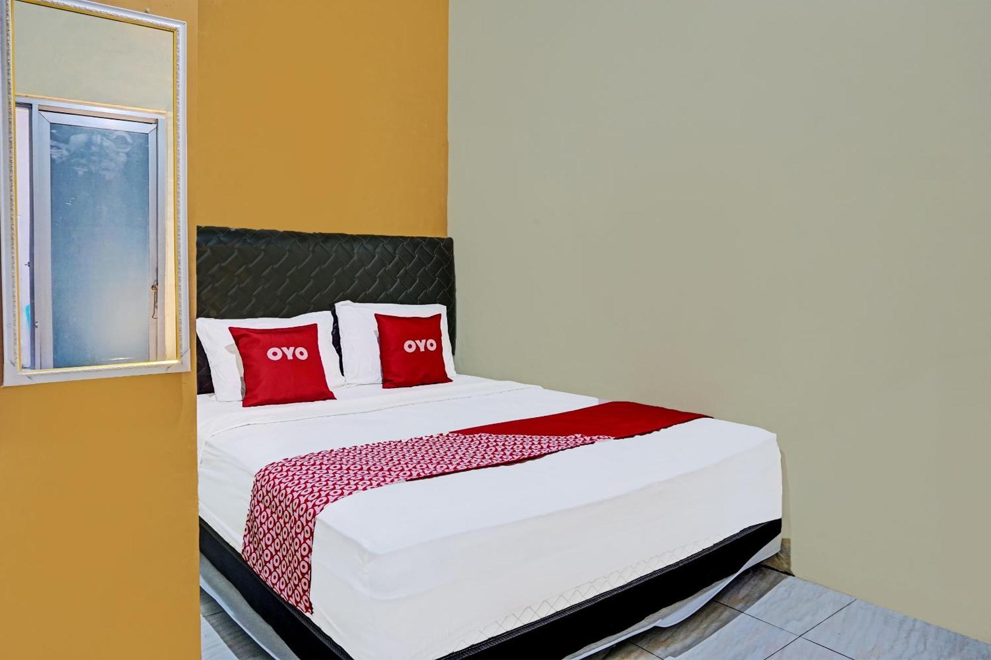 Oyo 91825 Ayu Lestari Homestay Nganjuk المظهر الخارجي الصورة