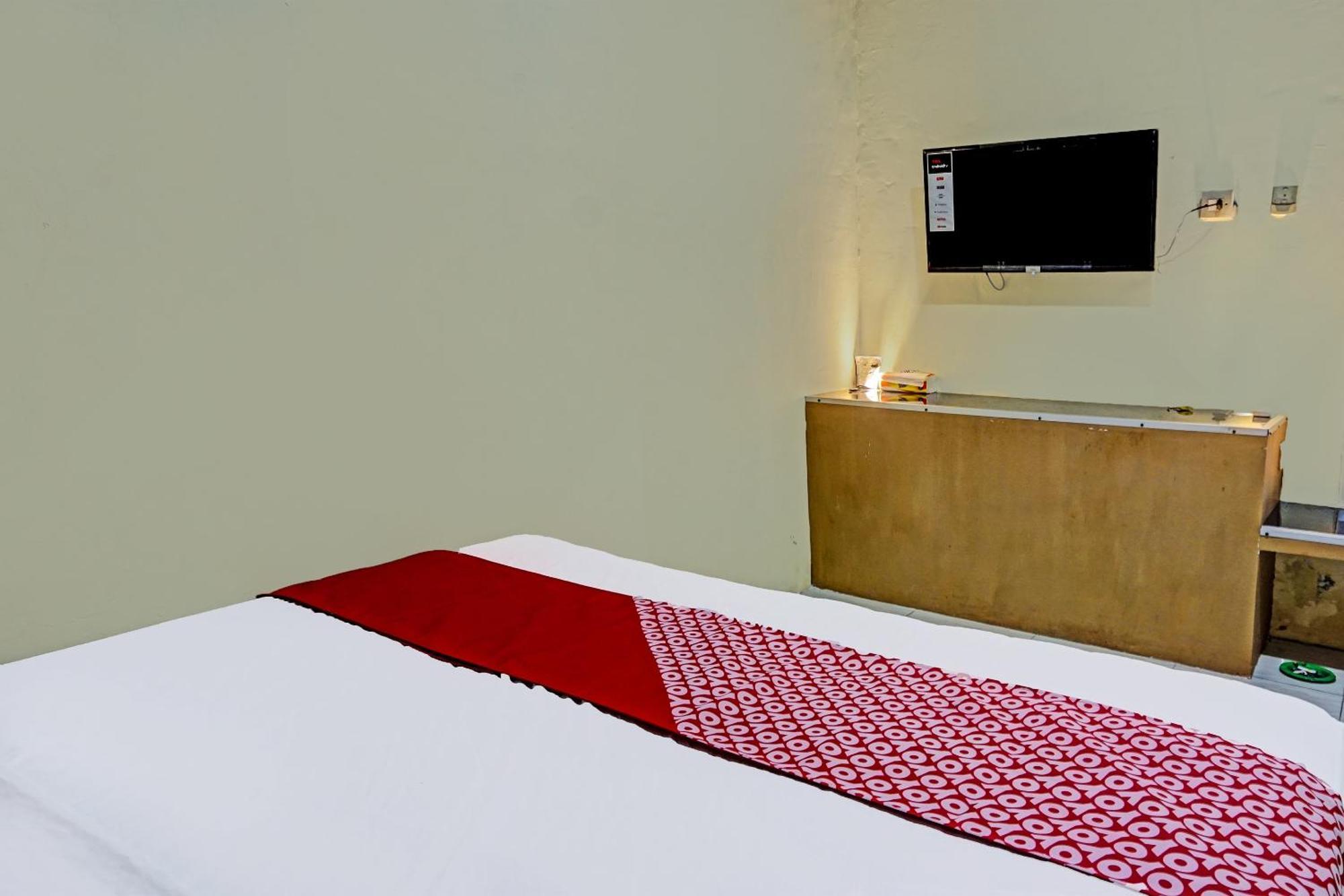 Oyo 91825 Ayu Lestari Homestay Nganjuk المظهر الخارجي الصورة