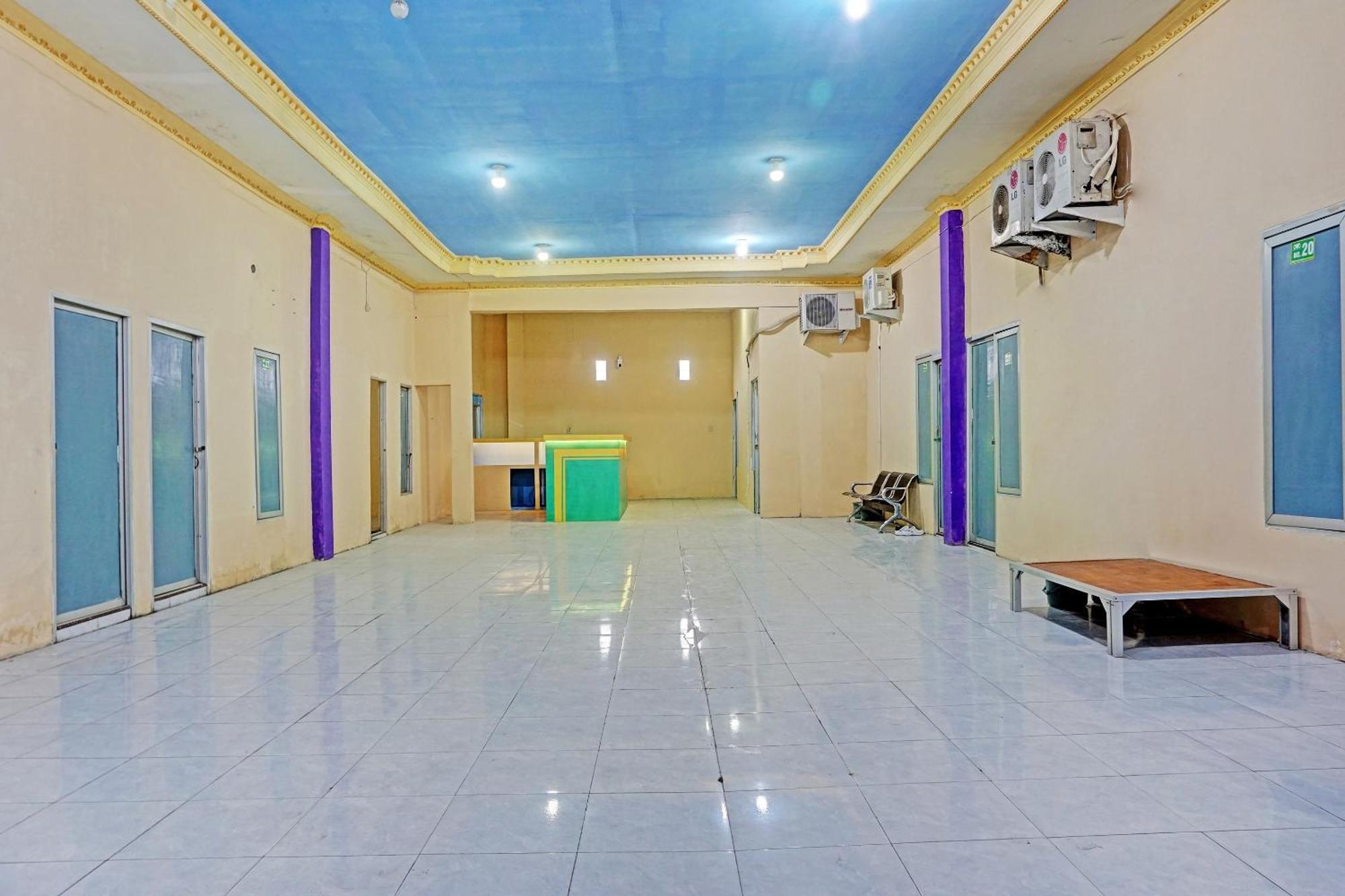 Oyo 91825 Ayu Lestari Homestay Nganjuk المظهر الخارجي الصورة